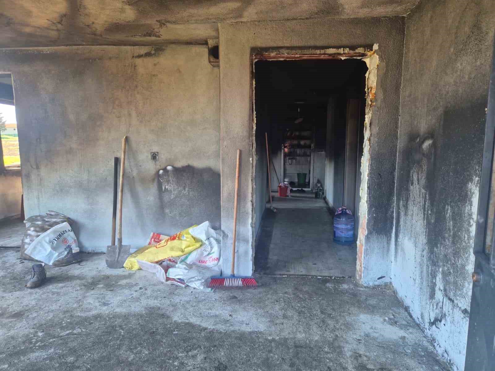 Silivri Kadıköy’de yangın: 6 kişi son anda kurtuldu
