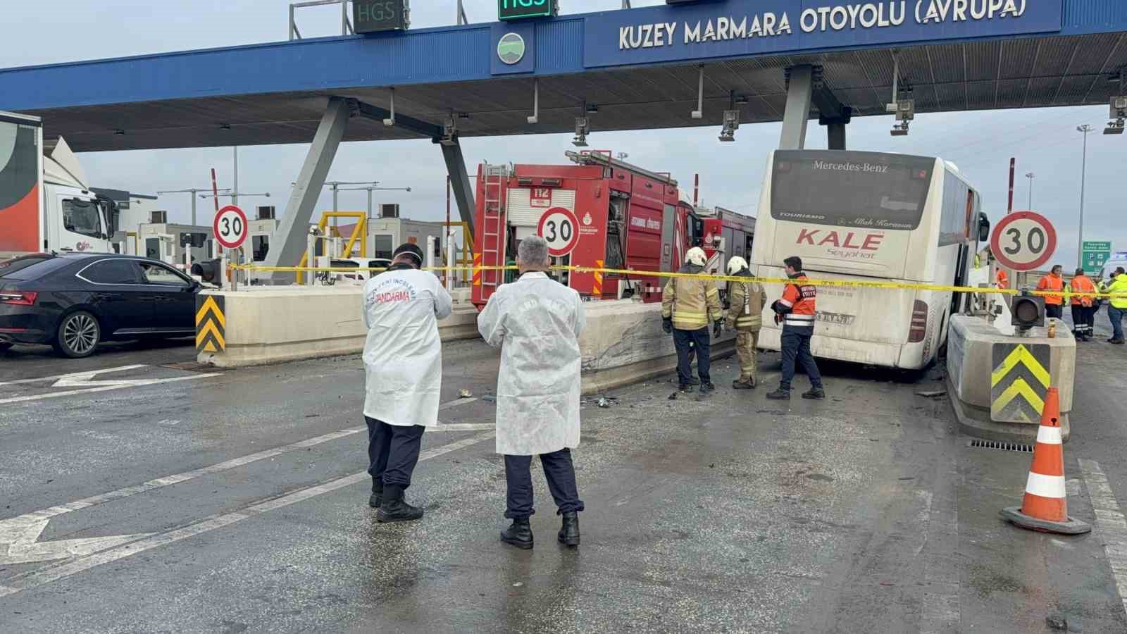 Silivri Kuzey Marmara Otoyolu’nda feci kaza: Yolcu otobüsüyle otomobil çarpıştı
