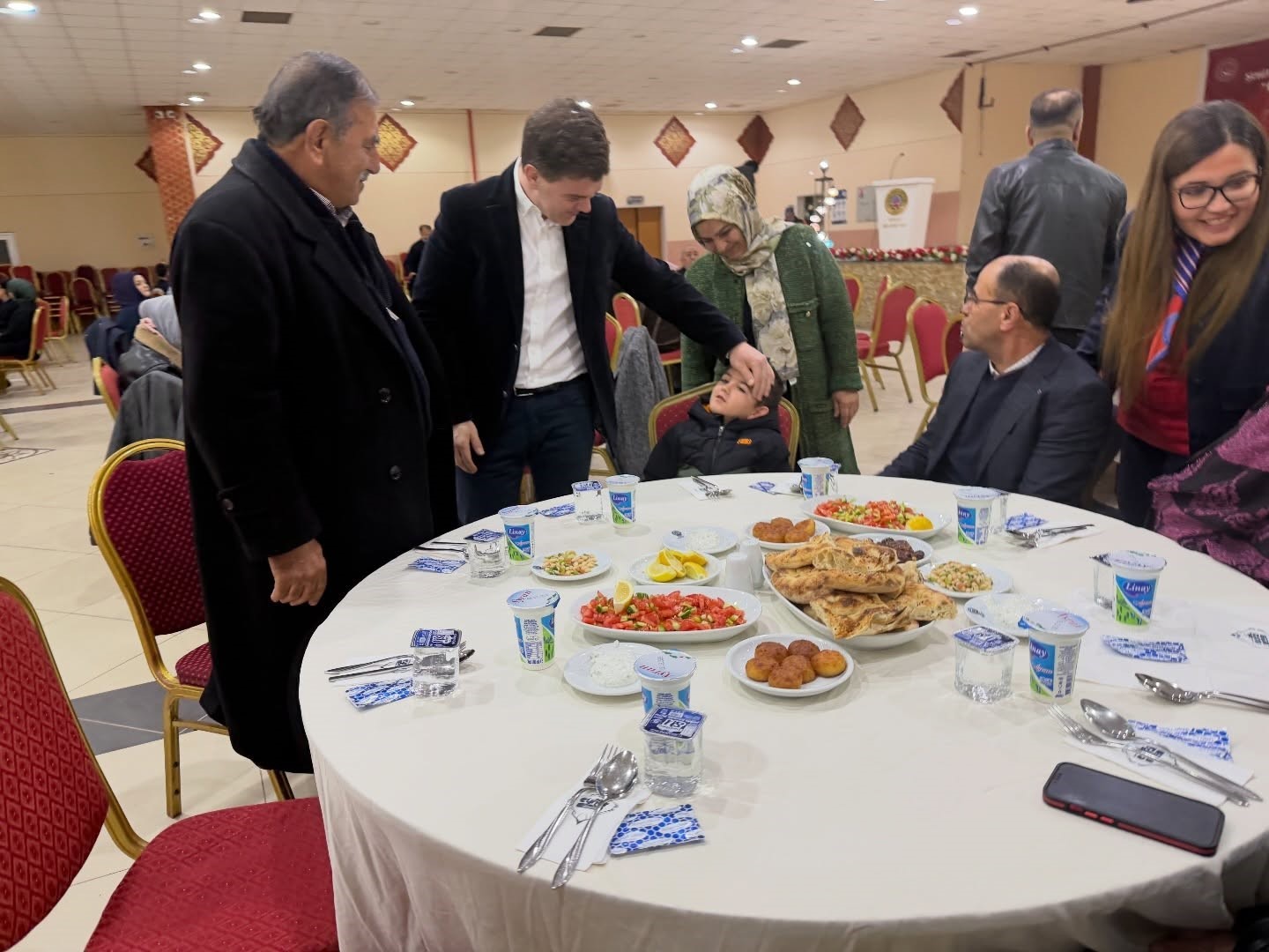 Simav Kaymakamı Karaloğlu, şehit yakınları ve gazilerle iftarda buluştu
