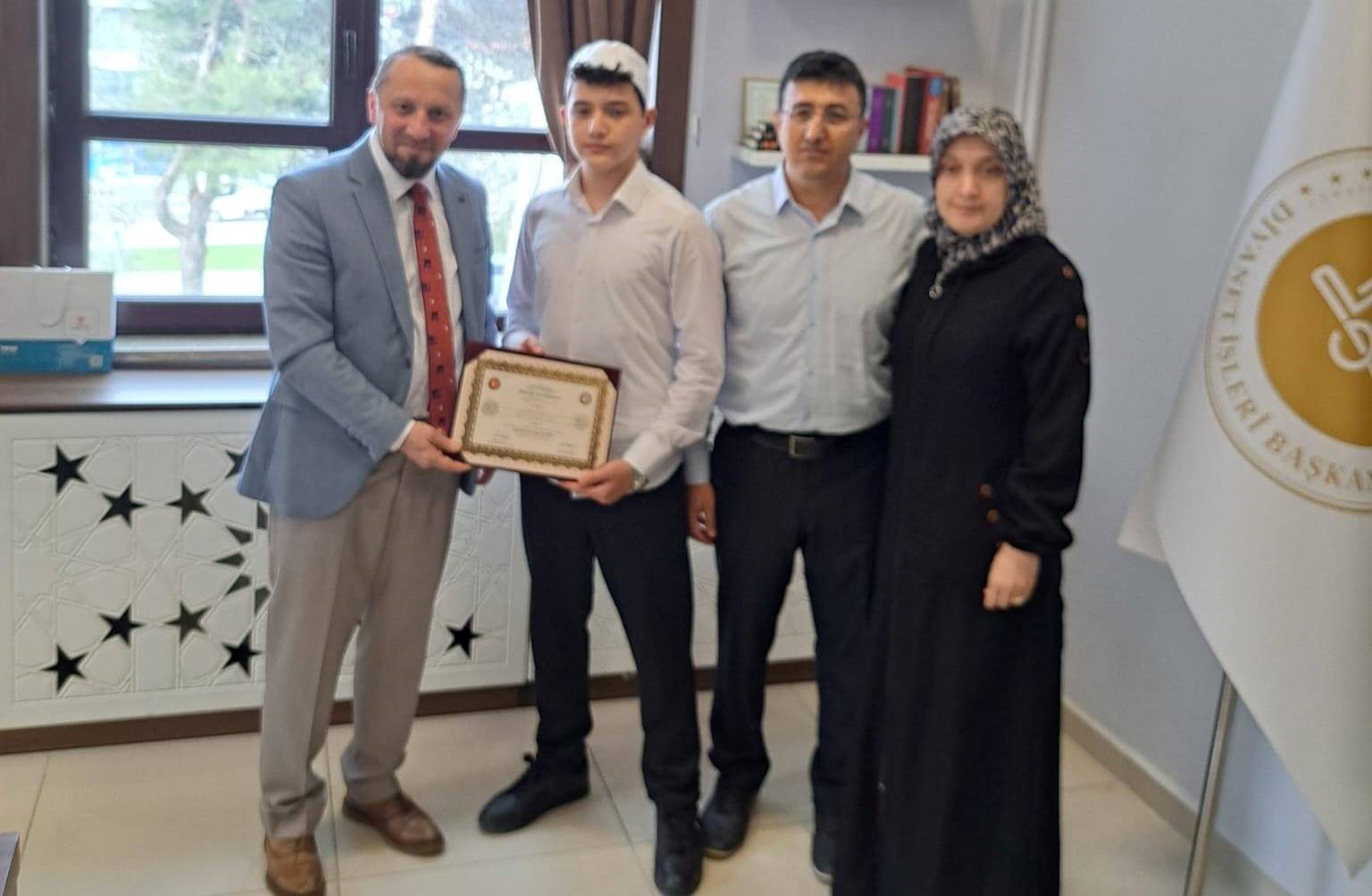 Simav’da 10 öğrenci Hafızlık Belgesini aldı
