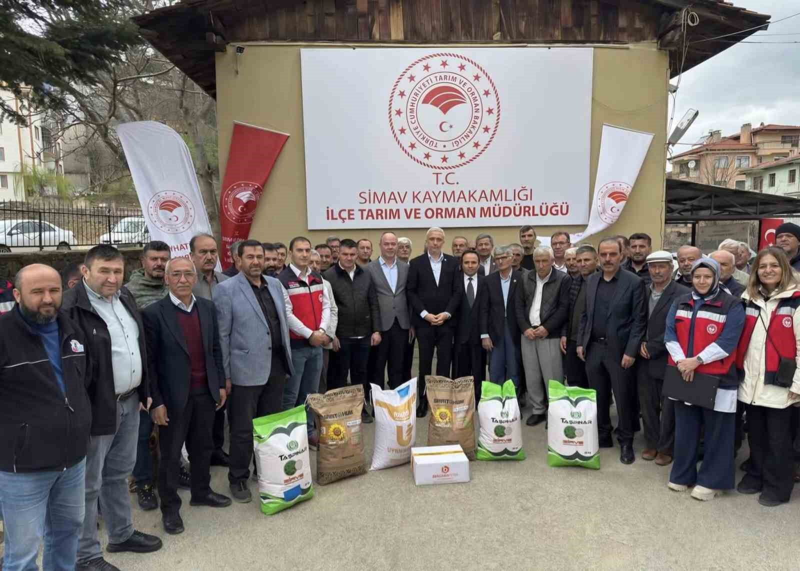 Simav’da çiftçilere yüzde 75 hibeli tohum desteği
