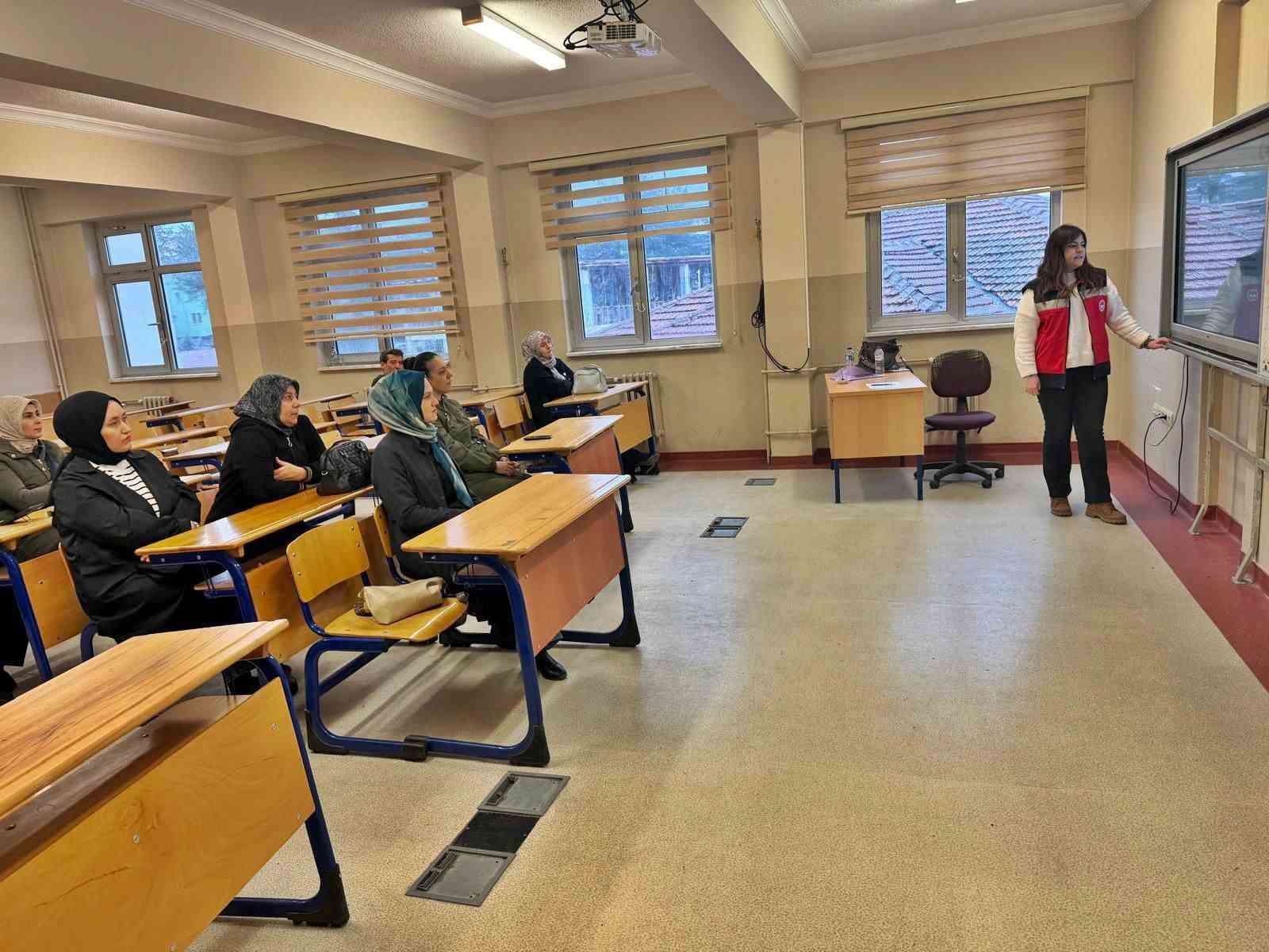 Simav’da gıda işletmesi çalışanlarına özel hijyen eğitimi
