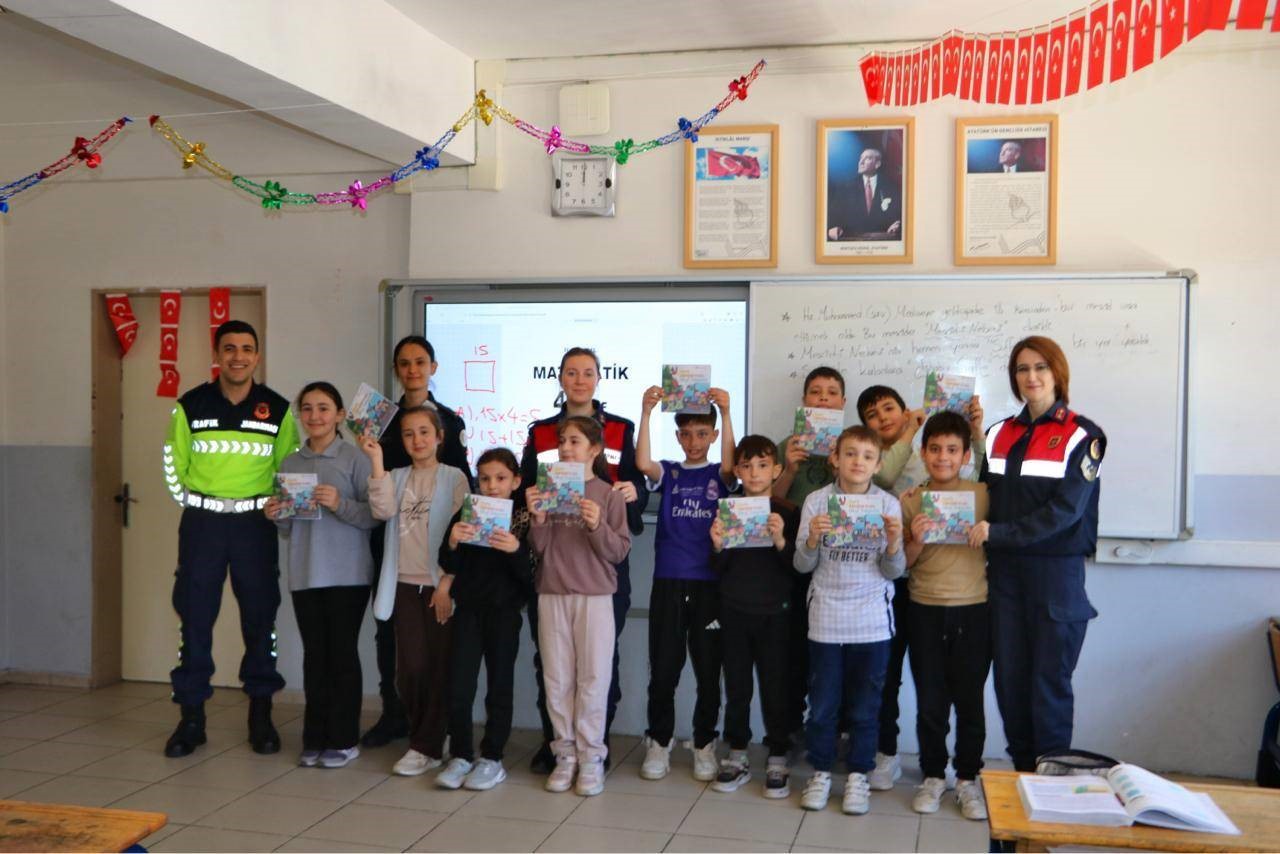 Simav’da öğrencilere trafik eğitimi
