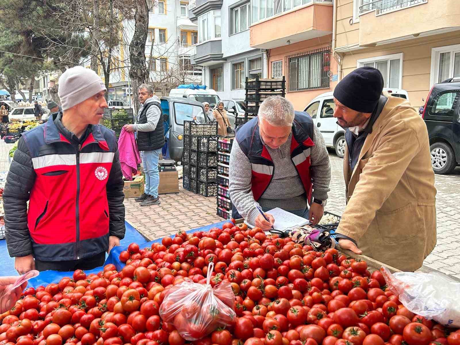 Simav’da pazar denetimleri sürüyor
