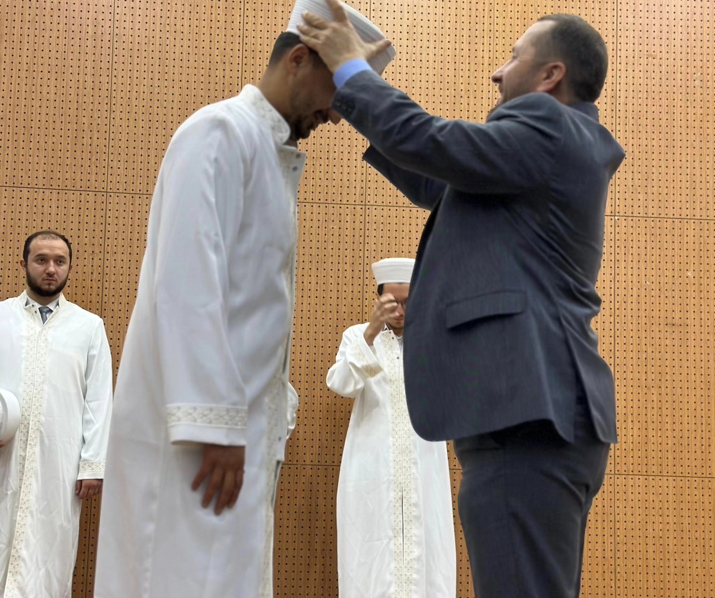Simav’da yeni din görevlilerine cübbe ve sarık giydirildi
