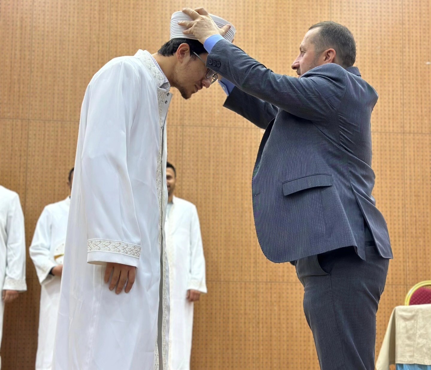 Simav’da yeni din görevlilerine cübbe ve sarık giydirildi
