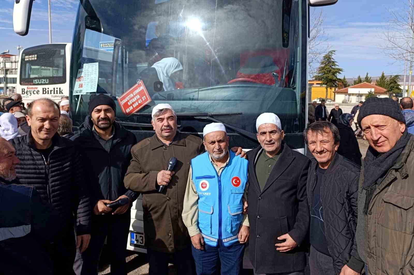 Simav’dan 43 Ramazan ayı umrecisi dualarla uğurlandı
