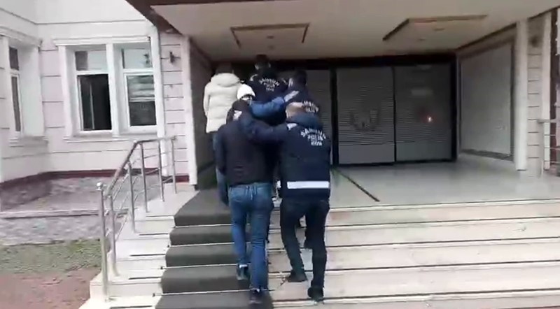 Sınavda kopya şebekesine operasyon: 5 kişiye suçüstü
