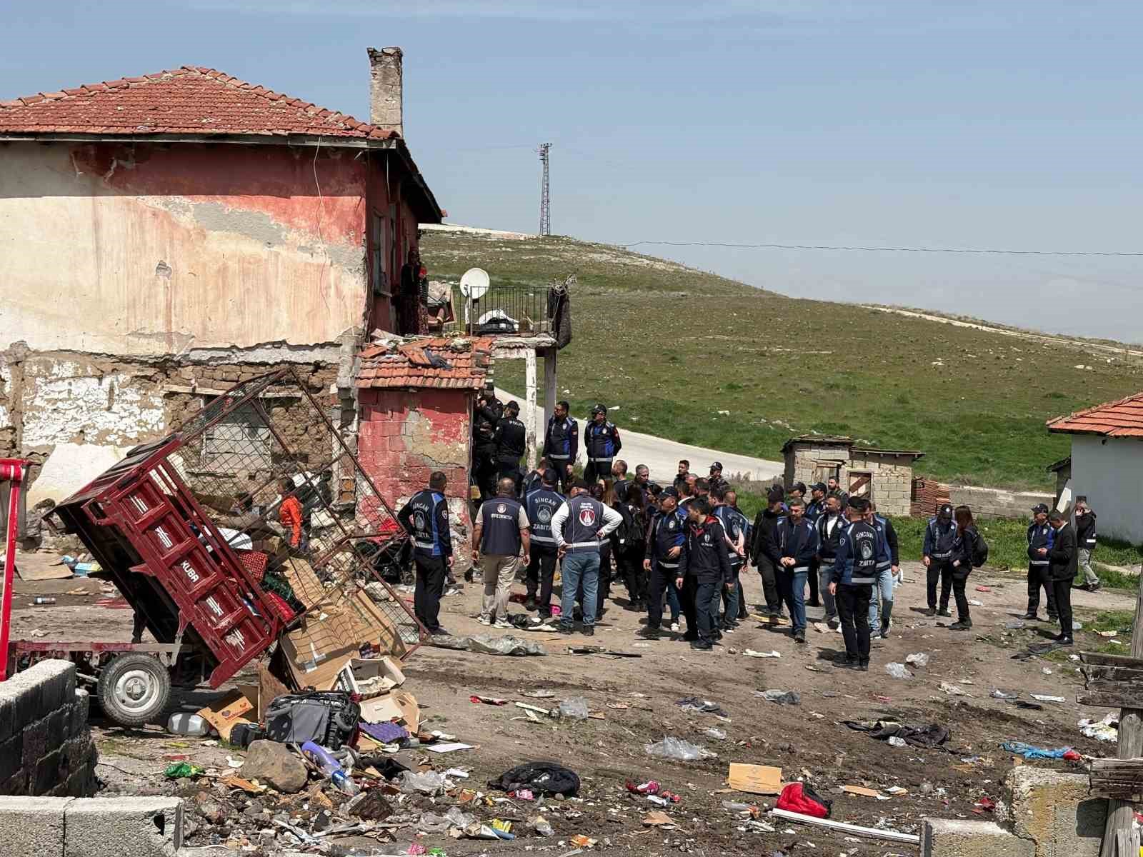 Sincan Belediyesi temiz bir çevre için çalışmalarını sürdürüyor
