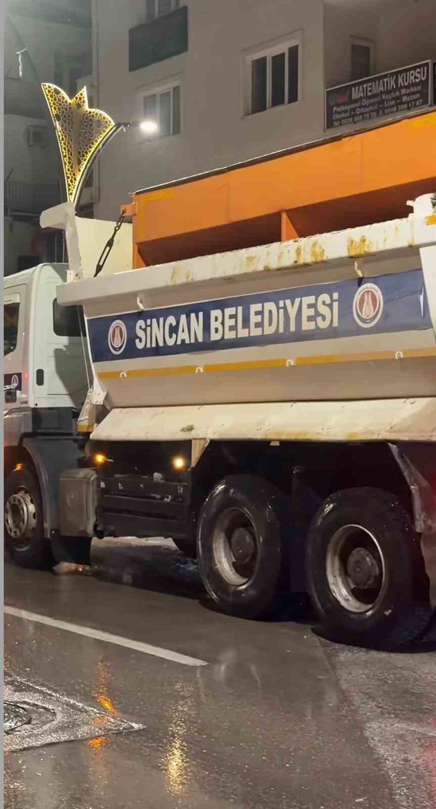Sincan Belediyesinde kar teyakkuzu
Sincan Belediyesinde kar teyakkuzu