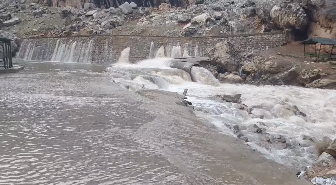 Sinek Çayının debisi yükseldi
