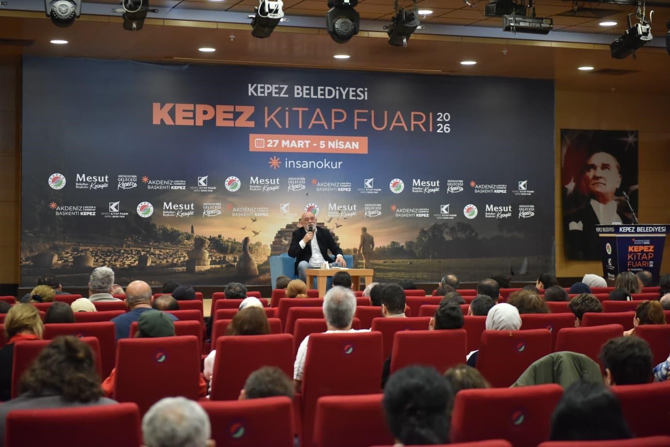 Sinema oyuncusu Ercan Kesal, Kepez Kitap Fuarı’nda okumanın önemine dikkat çekti
