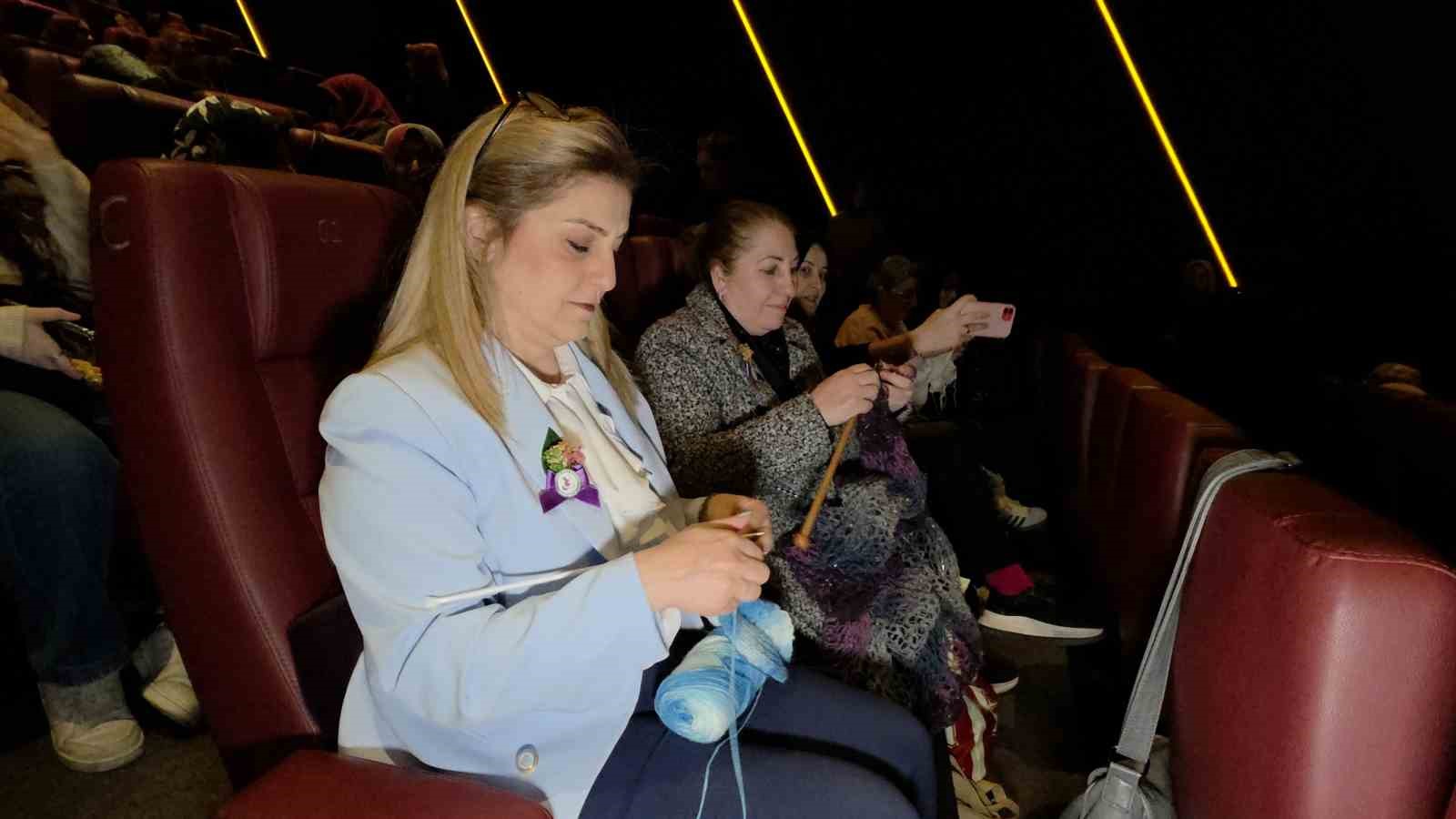 Sinemada örgü buluşması
