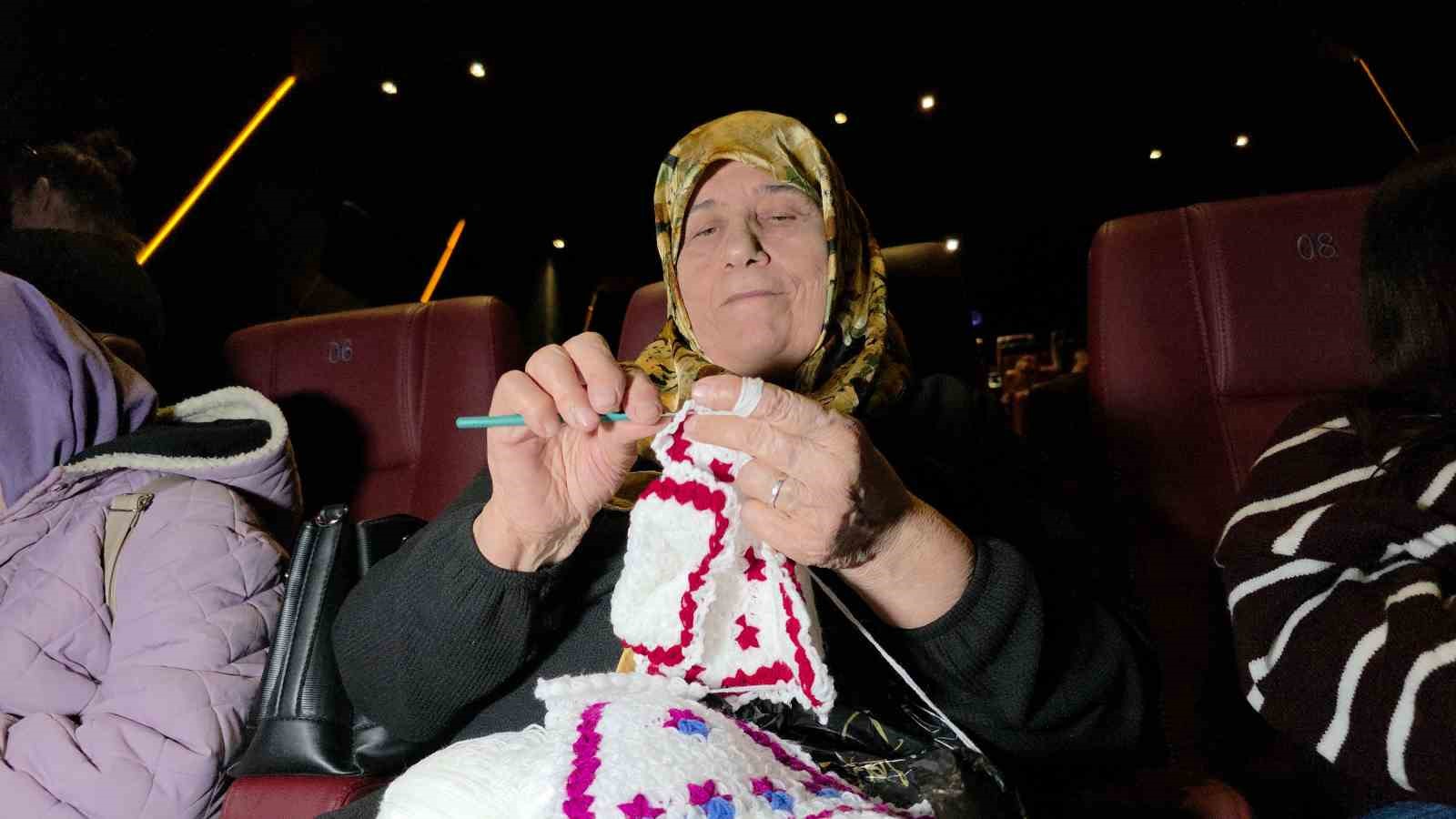 Sinemada örgü buluşması
