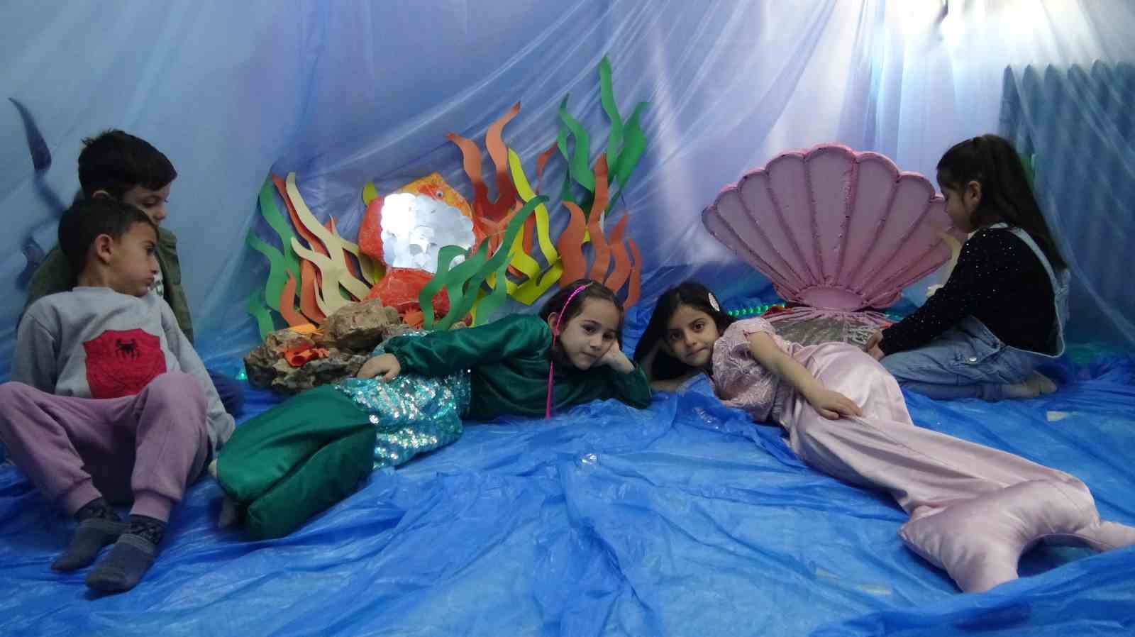 Sınıfını okyanusa çevirdi
