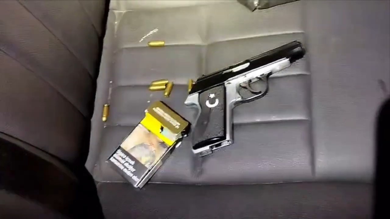 Sınırda kaçakçılık operasyonu: Minibüste silah ve mühimmat ele geçirildi
