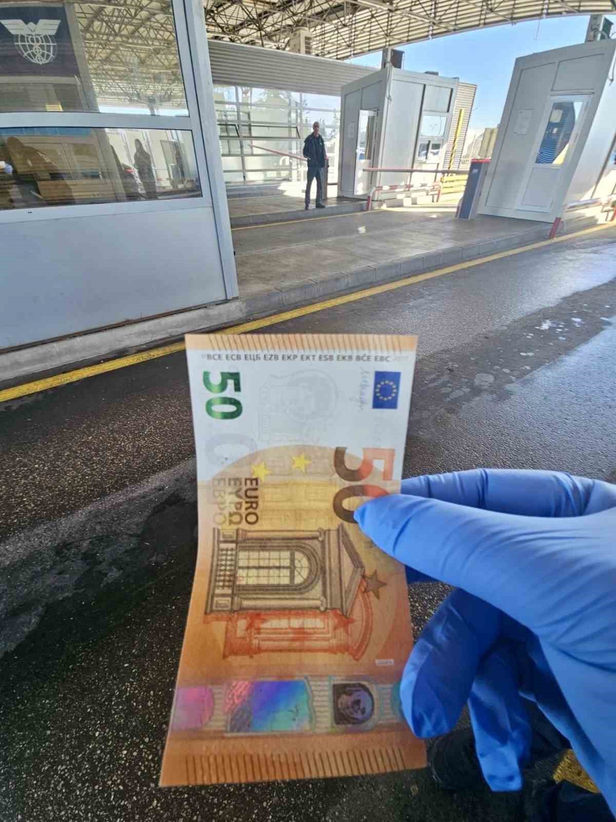 Sınırda sahte Euro ele geçirildi, Bulgar sürücü gözaltında
