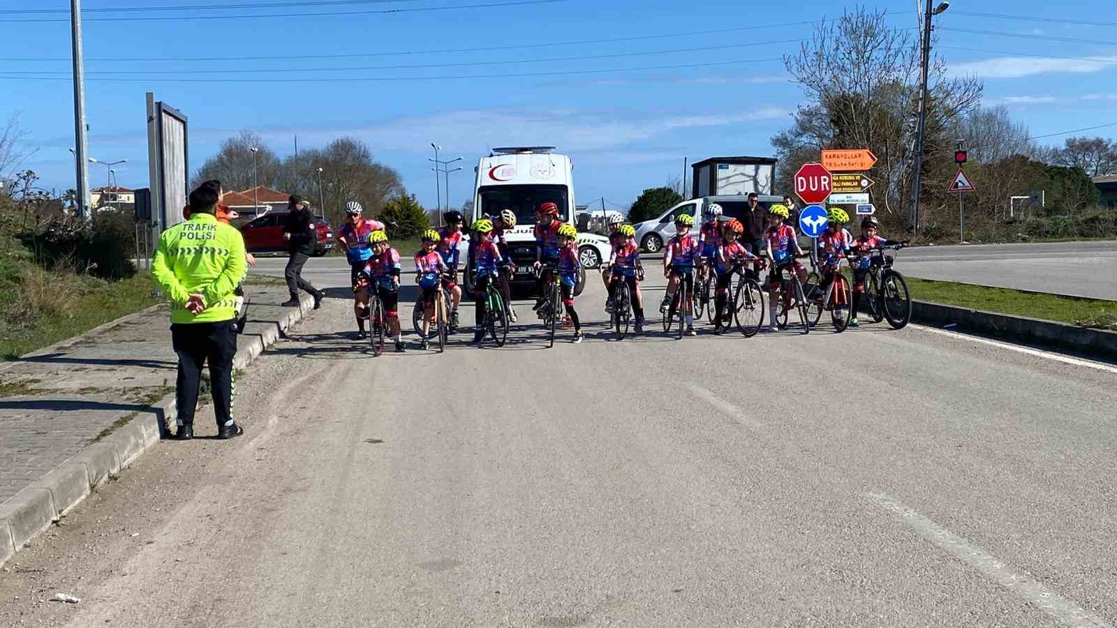 Sinoplu bisikletçilerin şampiyona mesaisi
