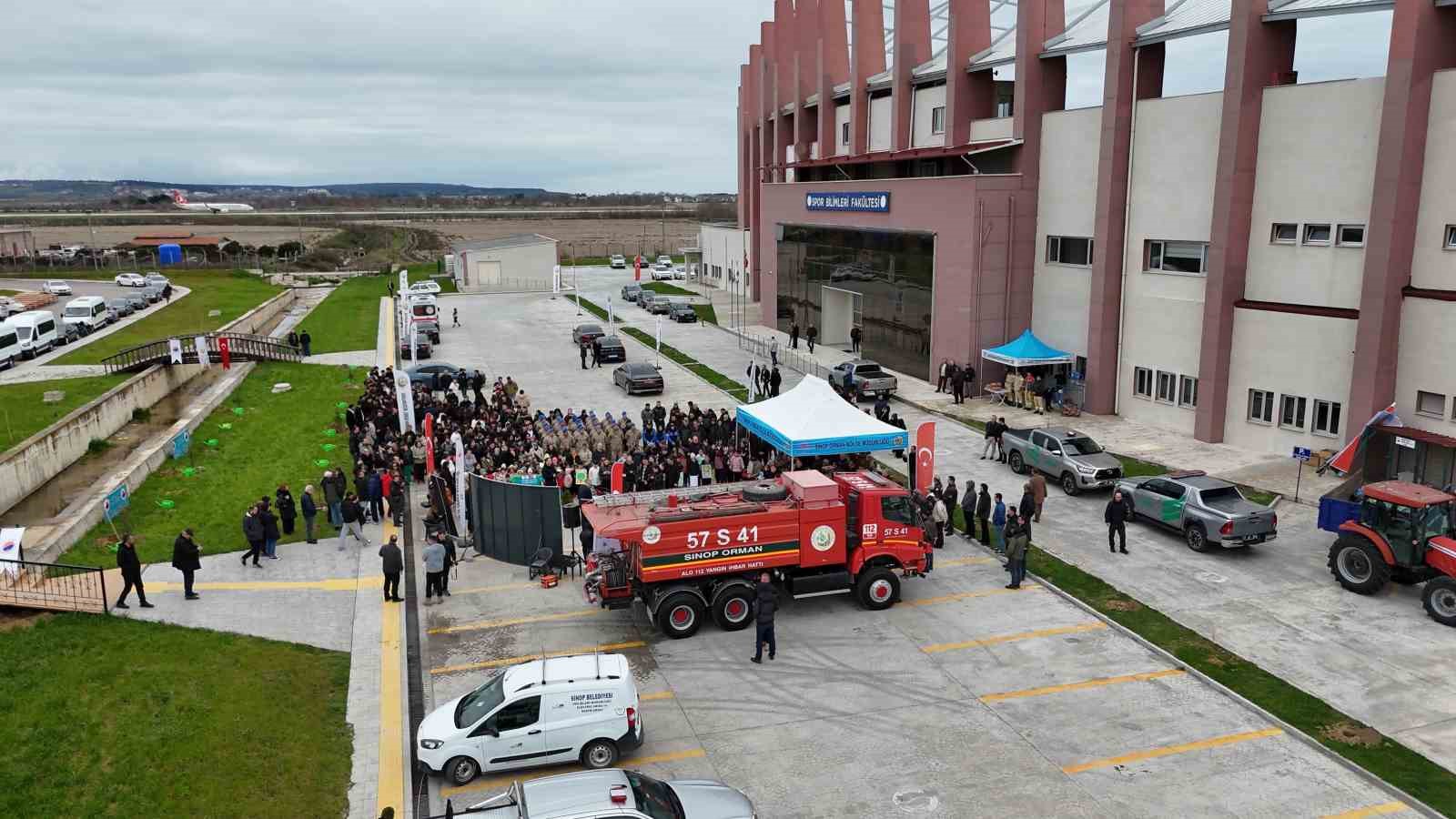 Sinop’ta 5 bin 700 fidan toprakla buluştu
