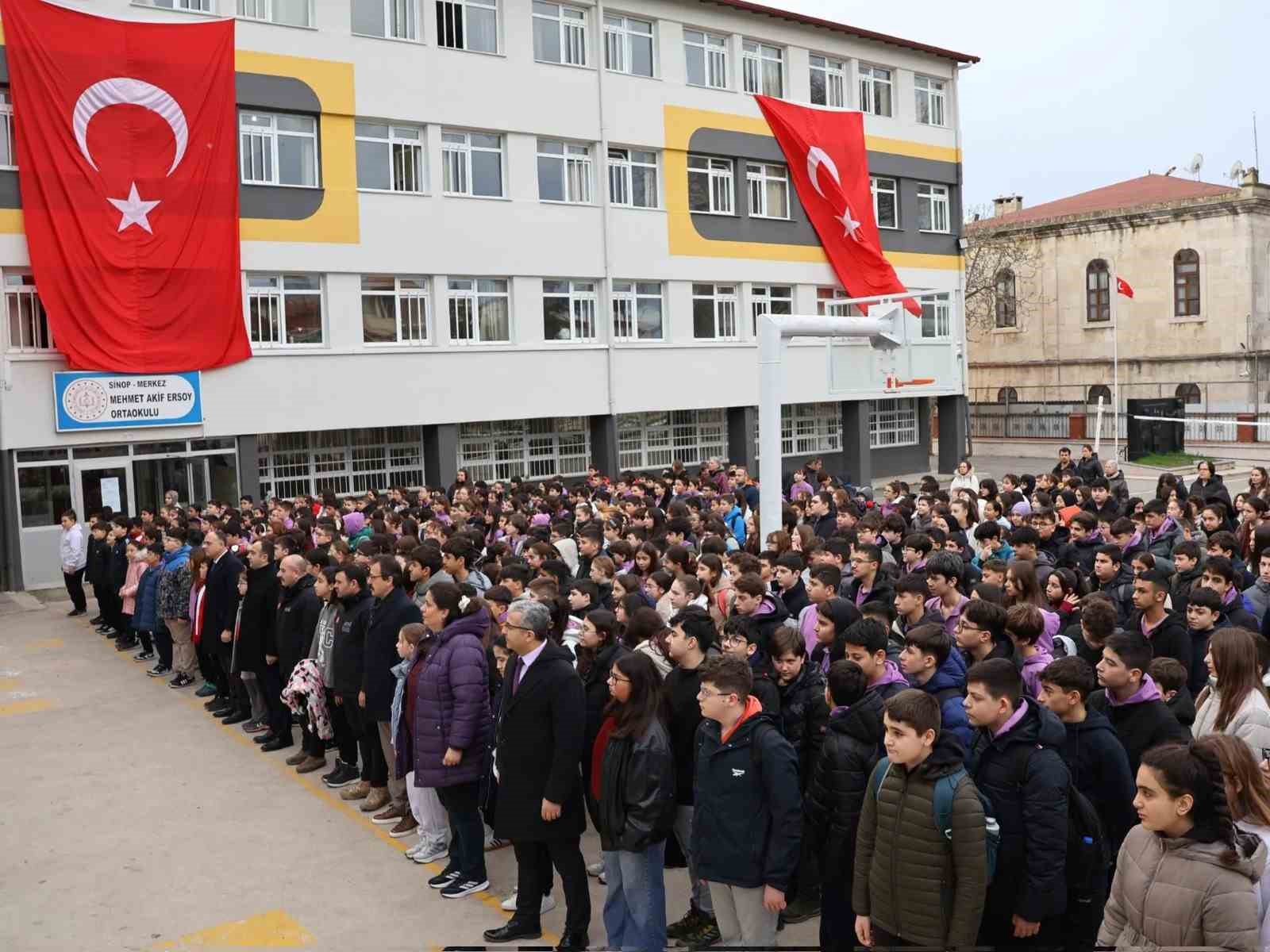 Sinop’ta 6 şubat depremlerinde hayatını kaybedenler anıldı
