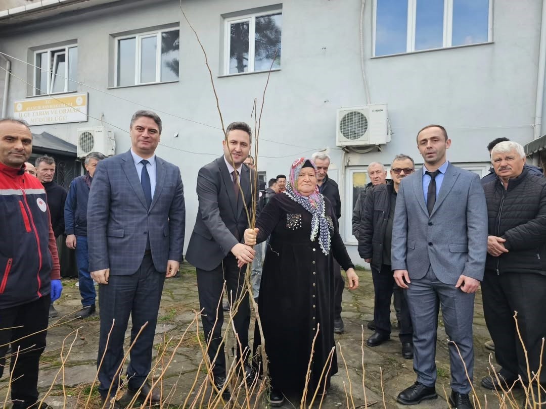 Sinop’ta 900 fırıncık armudu fidanı dağıtıldı
