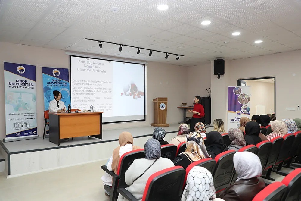 Sinop’ta akılcı ilaç kullanımına dikkat çekildi
