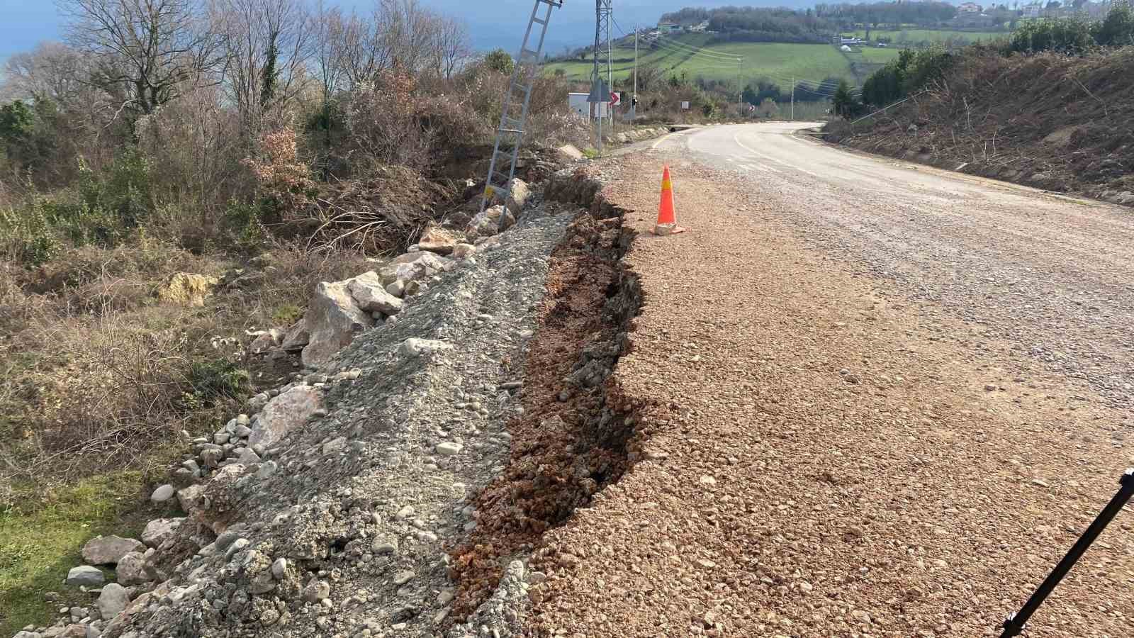 Sinop’ta heyelan sonrası evlerine su ulaşmayan vatandaşlardan tepki
