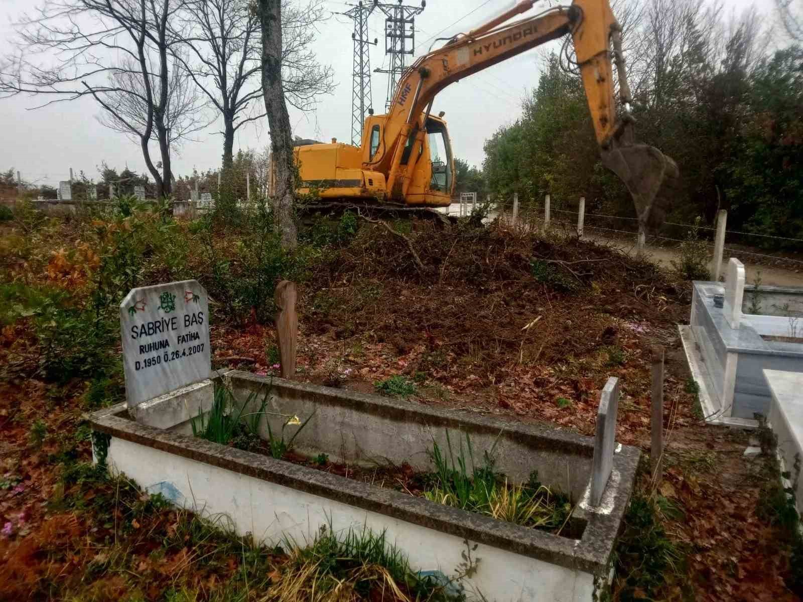 Sinop’ta imece usulüyle mezarlıklar temizlendi
