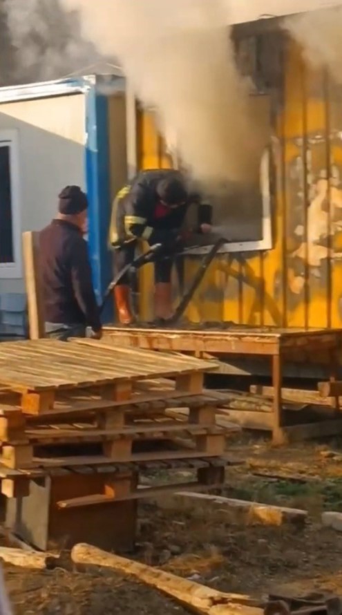 Sinop’ta konteyner yangını korkuttu
