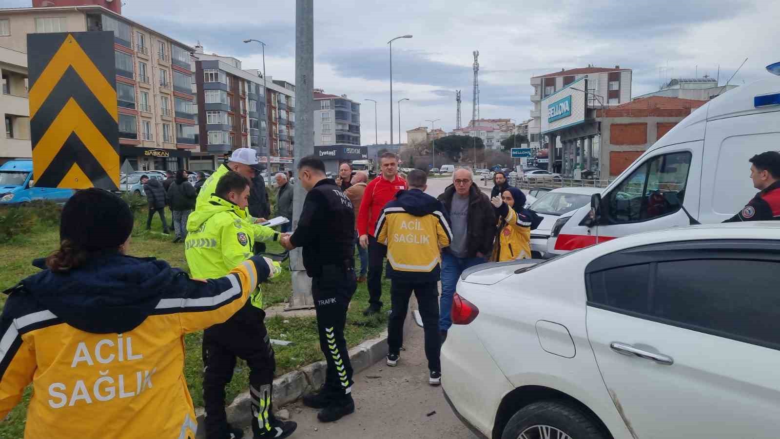 Sinop’ta otomobiller çarpıştı: 3 yaralı
