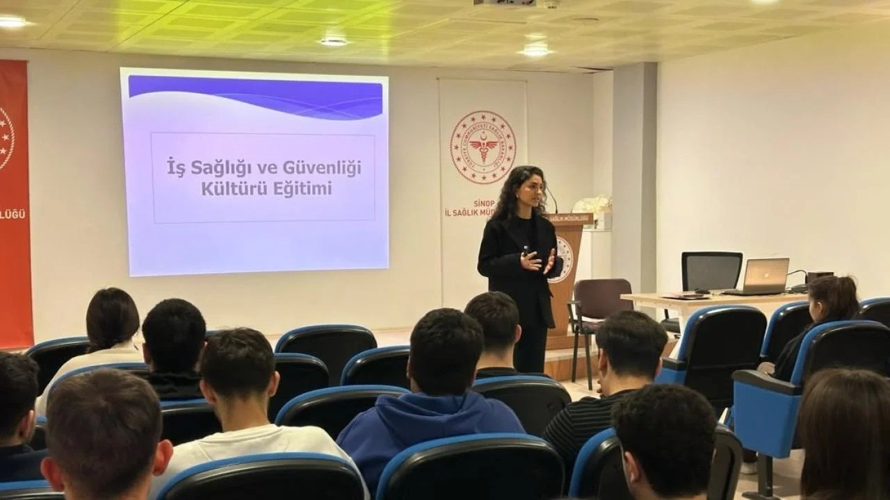 Sinop’ta stajyer öğrencilere "iş güvenliği" eğitimi
Sinop’ta stajyer öğrencilere "iş güvenliği" eğitimi