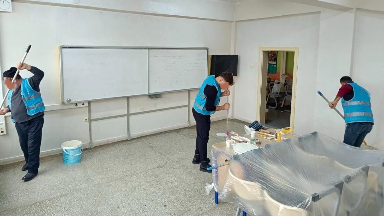 Sinop’ta yükümlülerden okullara bakım ve onarım desteği
