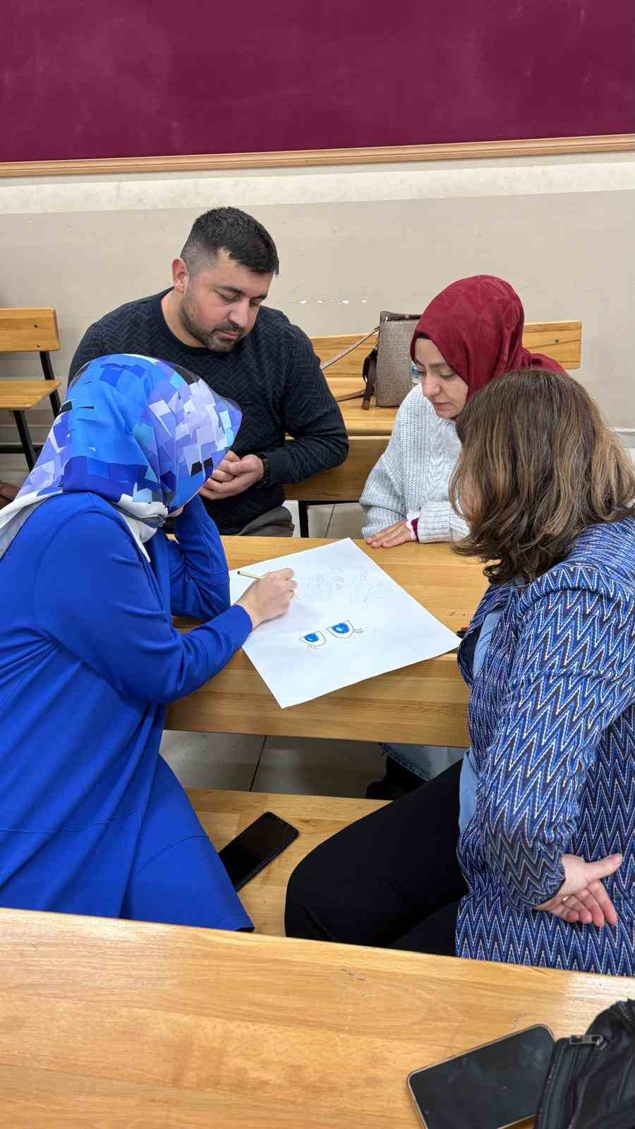 Sıralara bu sefer veliler oturdu
