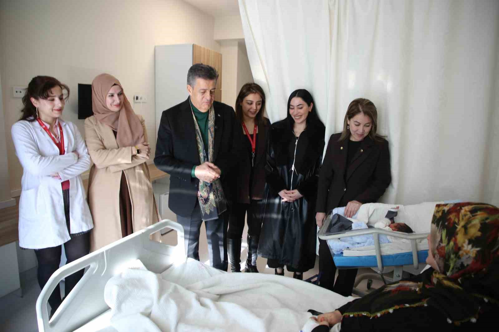 Şırnak Belediyesinden ‘Hoş geldin Bebek’ sürprizi
Şırnak Belediyesinden ‘Hoş geldin Bebek’ sürprizi