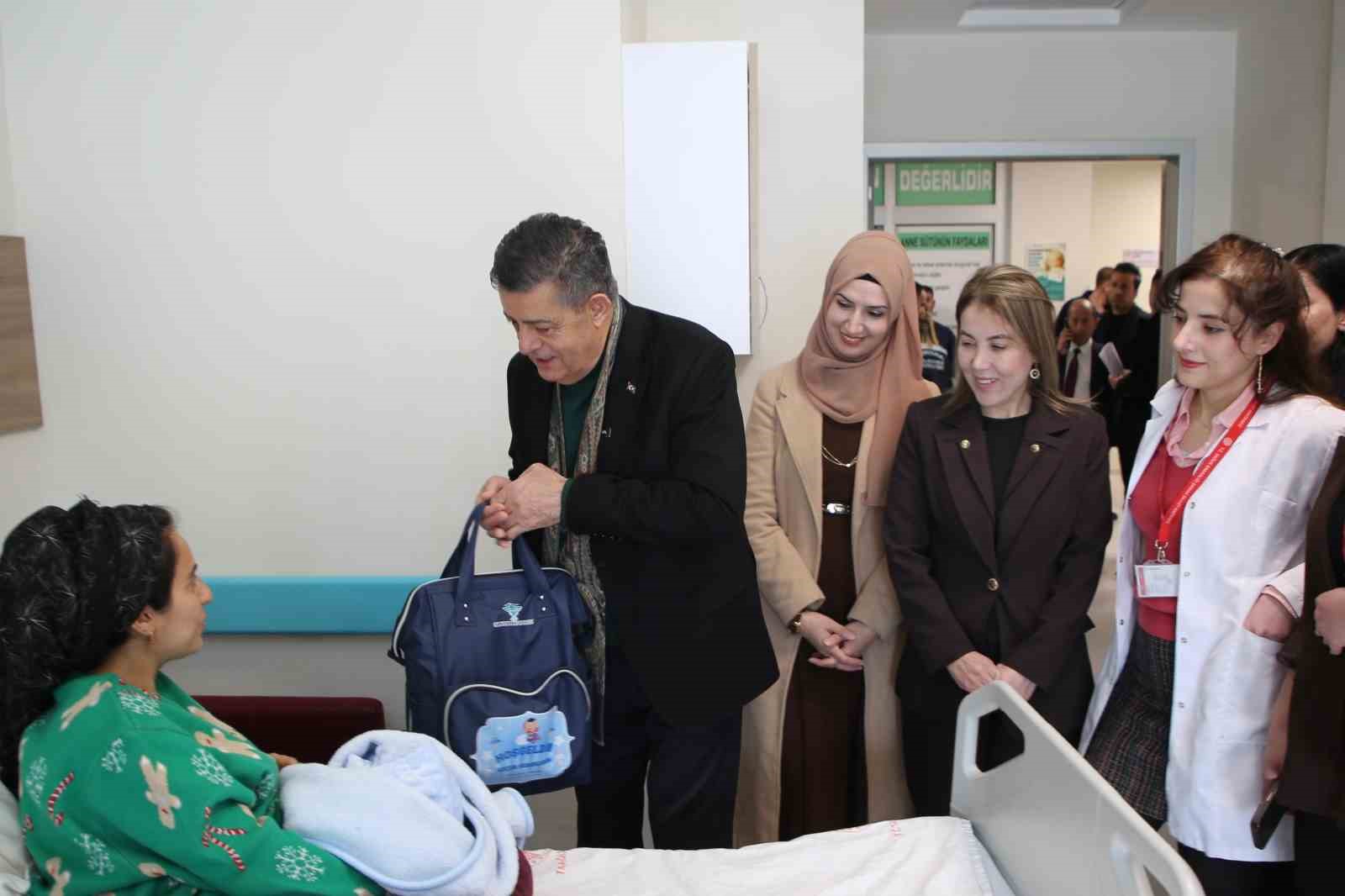 Şırnak Belediyesinden ‘Hoş geldin Bebek’ sürprizi
Şırnak Belediyesinden ‘Hoş geldin Bebek’ sürprizi