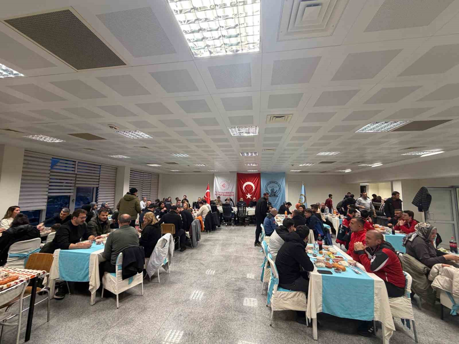 Şırnak Şerafettin Elçi Havalimanı personeli iftar sofrasında buluştu
