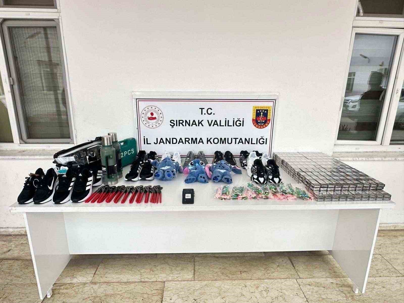 Şırnak’ta 14 milyonluk kaçak ürün ele geçirildi, aranan 52 şahıs yakalandı
