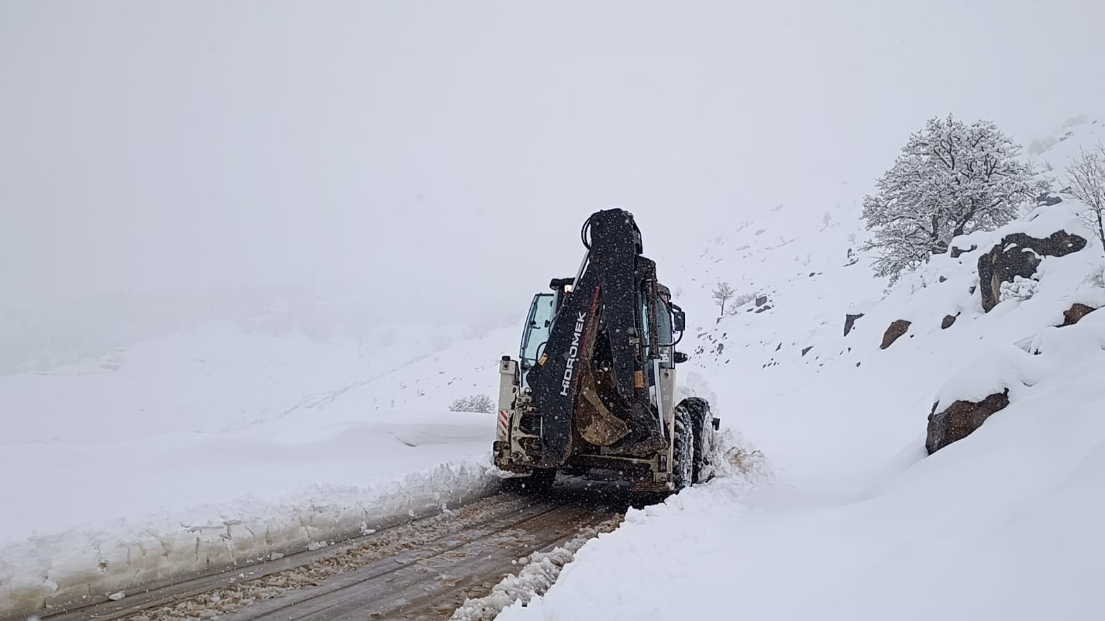 Şırnak’ta 20 köy yolu ulaşıma açıldı
