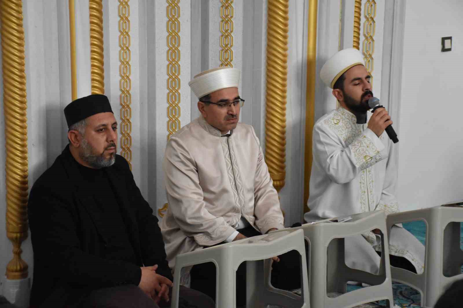 Şırnak’ta asrın felaketinin yıl dönümünde deprem şehitleri dualarla yad edildi
