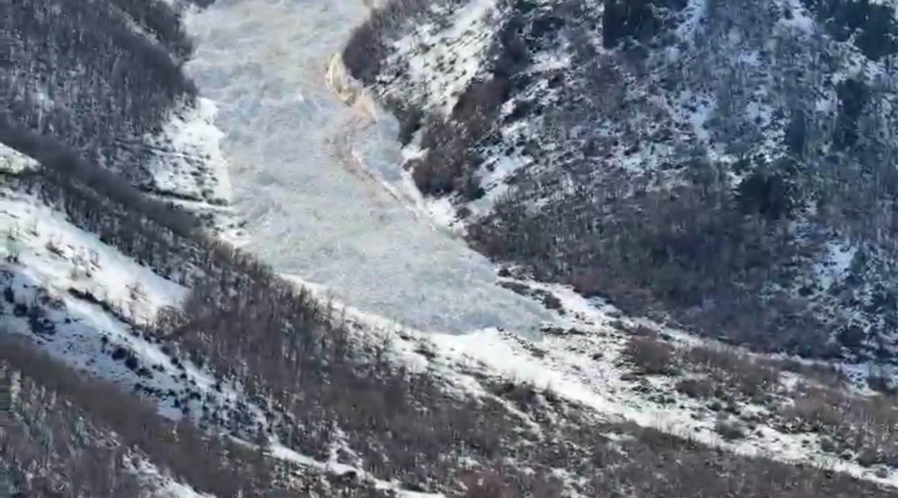 Şırnak’ta çığ düşme anı kameraya yansıdı
