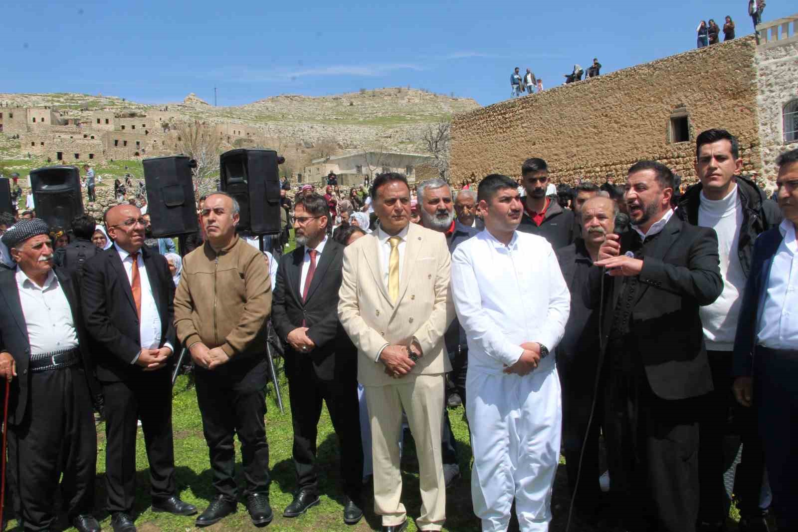 Şırnak’ta Ezidiler ’Çarşema Sor Bayramı’nı festival havasında kutladı
