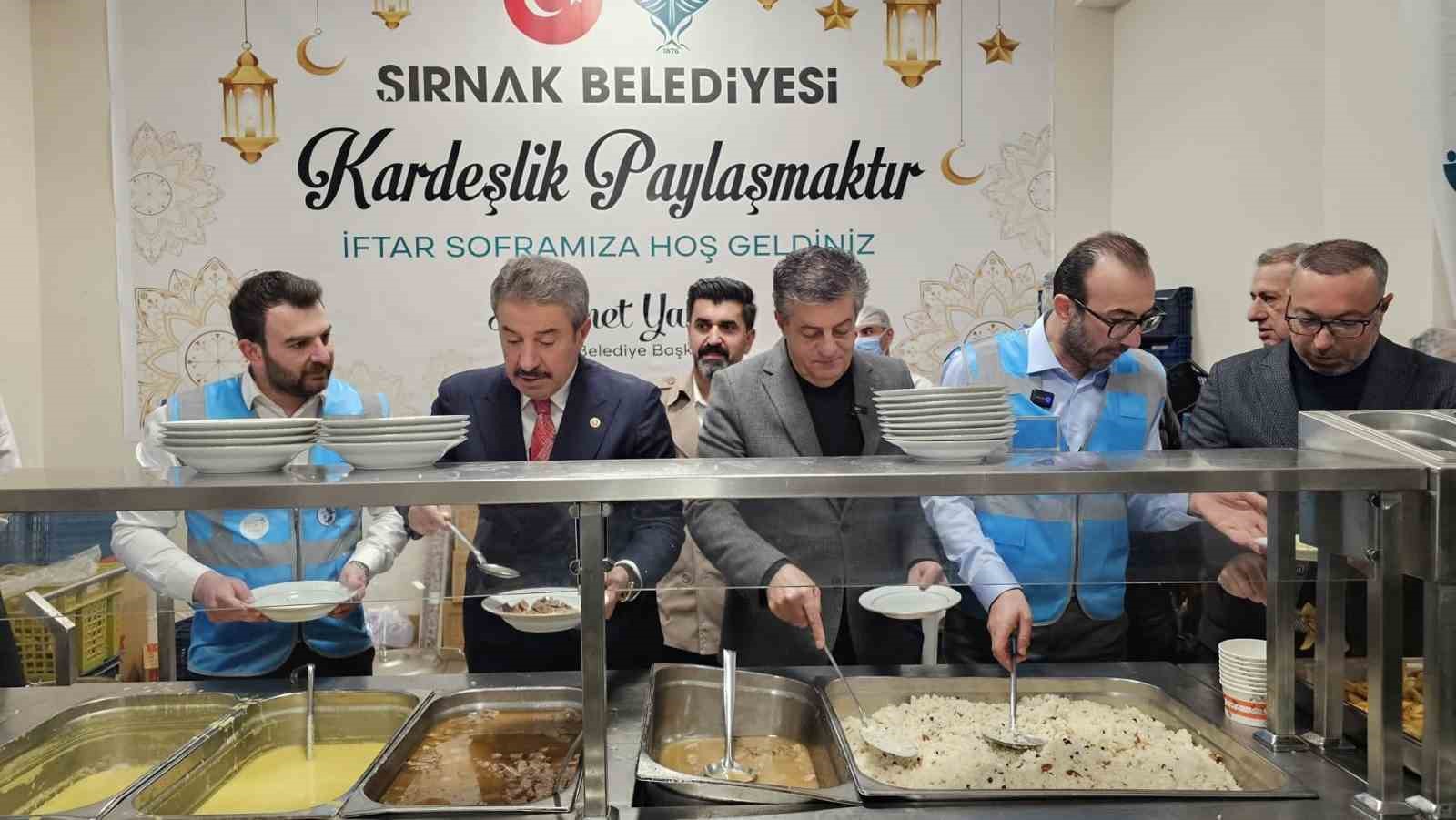 Şırnak’ta gönüller aynı sofrada buluştu
