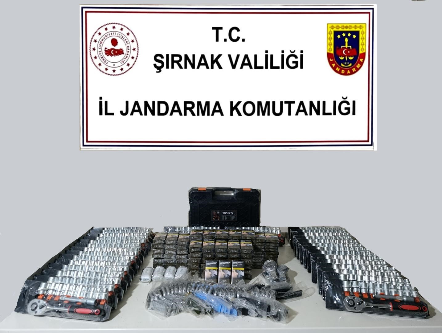 Şırnak’ta jandarma ekipleri cephanelik ele geçirdi: 20 tutuklama
Şırnak’ta jandarma ekipleri cephanelik ele geçirdi: 20 tutuklama