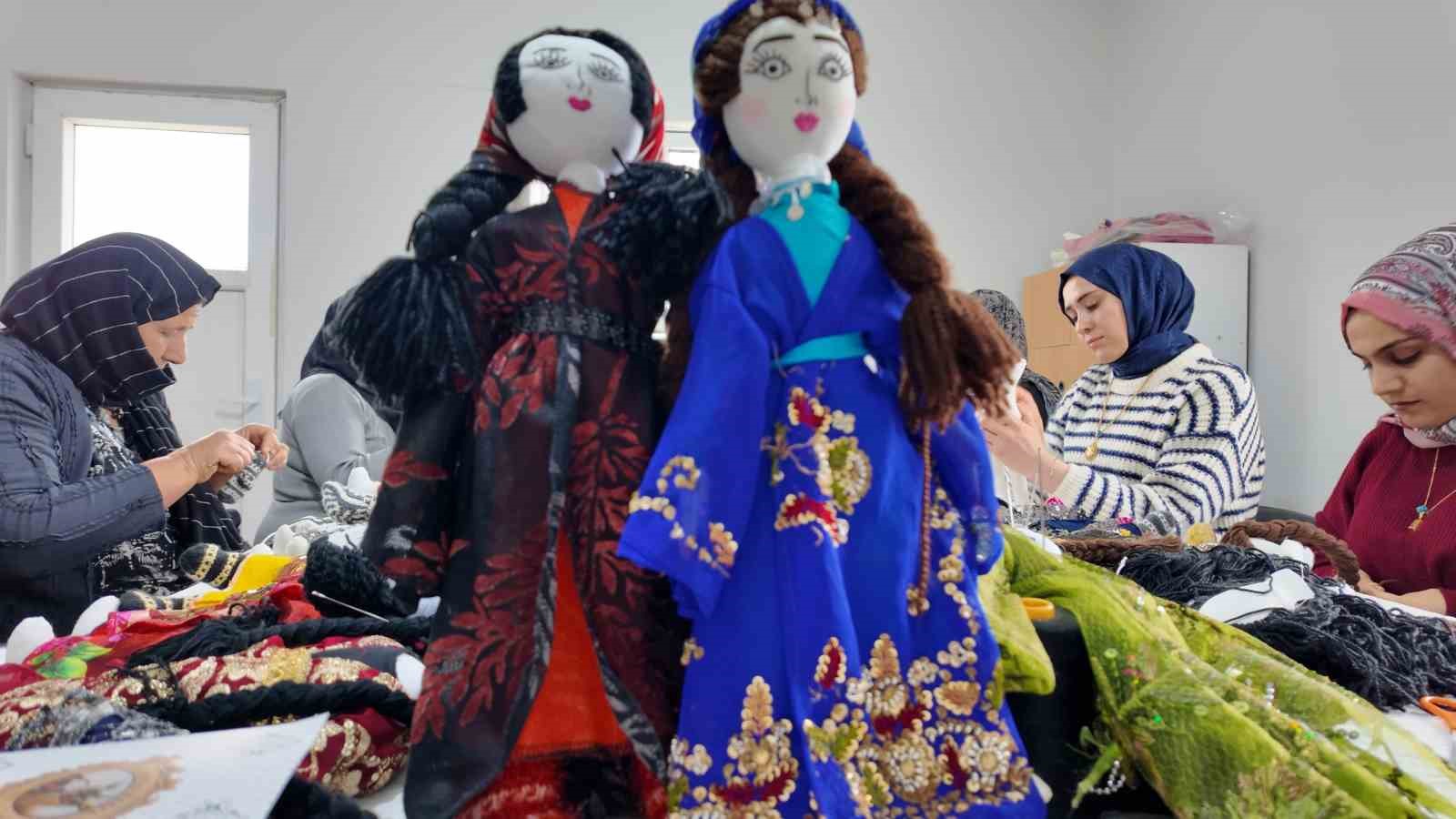 Şırnak’ta kadınlar ’Berivan bebek’ ile ailelerini geçindiriyor
