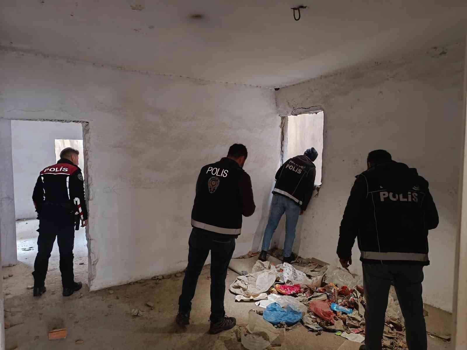 Şırnak’ta parklarda narko-alan kıskacı: 5 şüpheli gözaltına alındı
