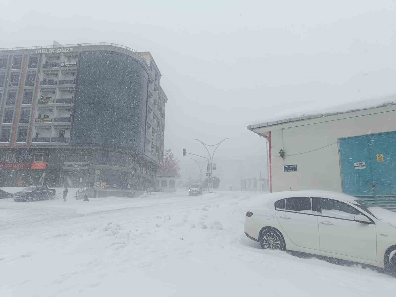 Şırnak’ta vatandaşlara trafiğe çıkmayın uyarısı
