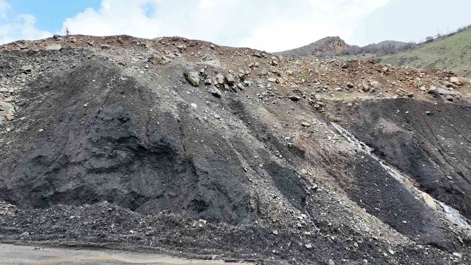 Şırnak’ta yağışla beraber heyelan oluştu
