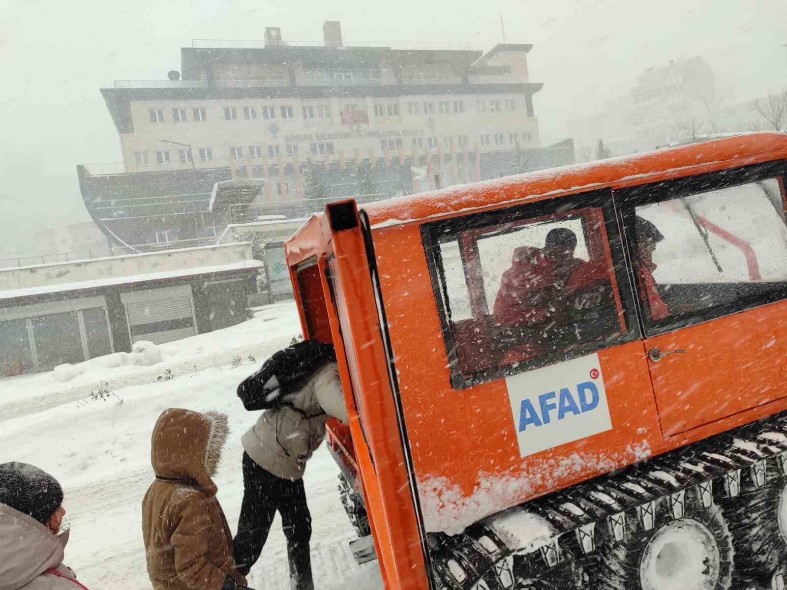 Şırnak’ta yoğun kar alarmı: Kriz masası aktif, yollar için seferberlik
