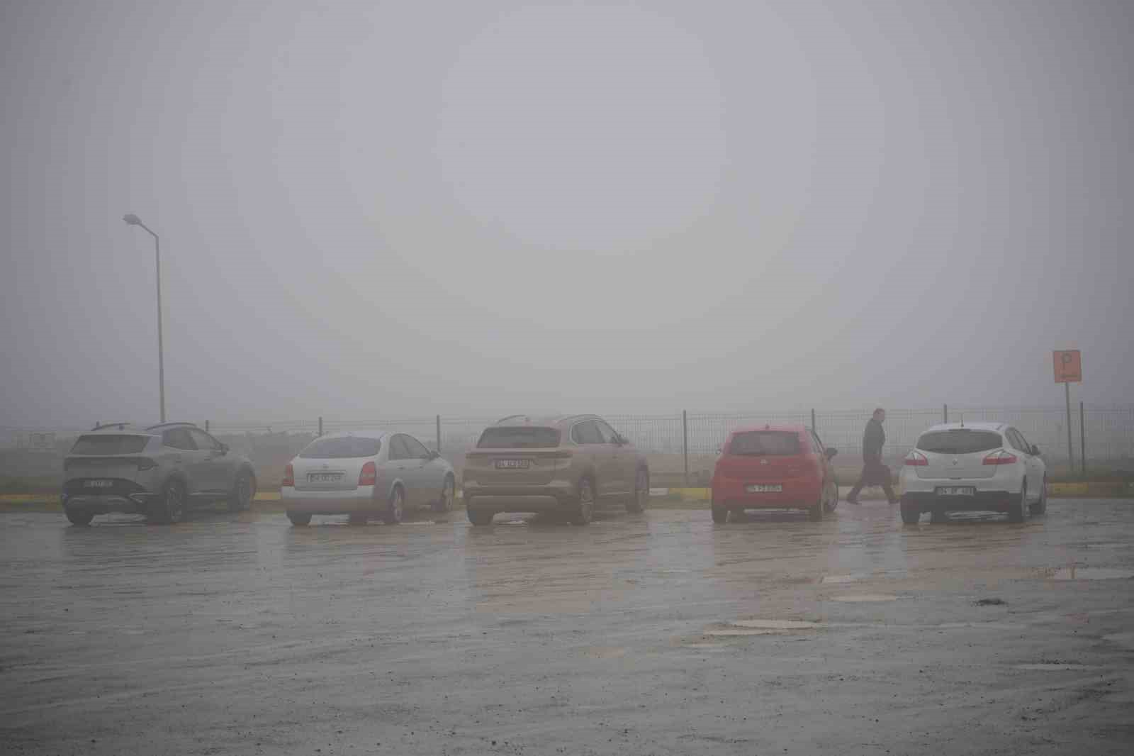 Sis ve yağmur etkili oldu: Kampüste görüş azaldı
