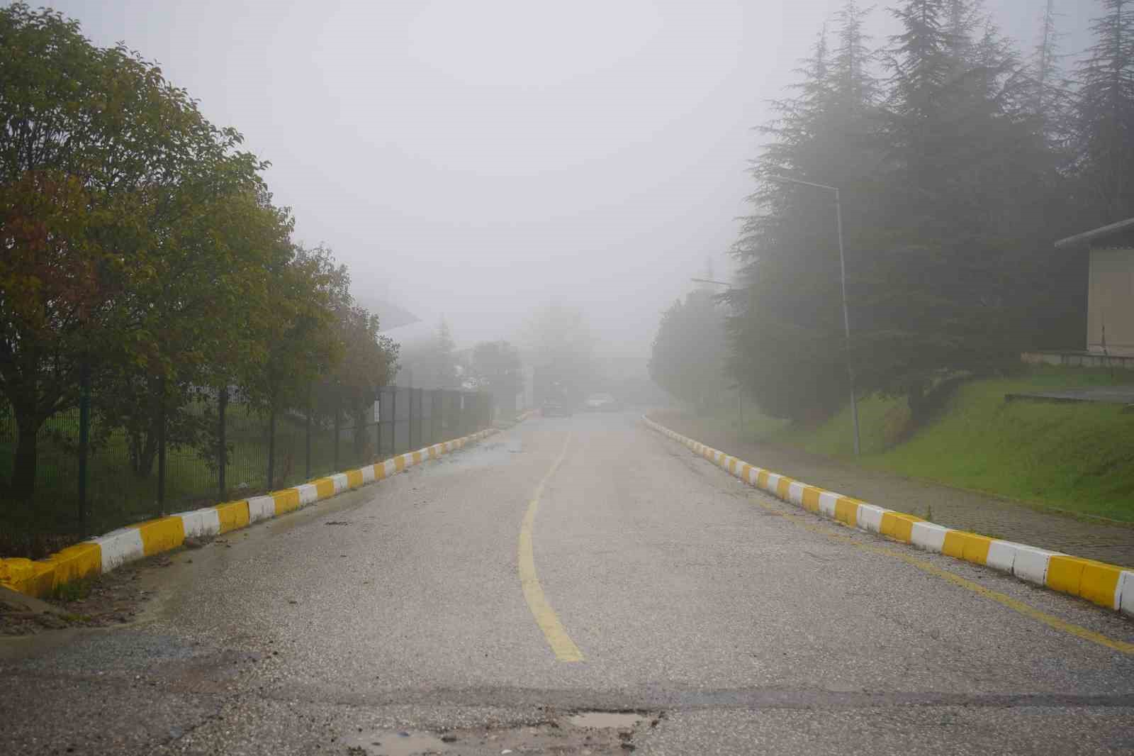 Sis ve yağmur etkili oldu: Kampüste görüş azaldı
